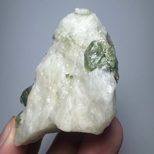 93 Grams Full & Well Terminated Top Green Diopside Crystals On Calcite @AFG - Picture 16 of 18