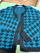 Zara black & Green Sheep wool Cardigan Size Large retro pattern