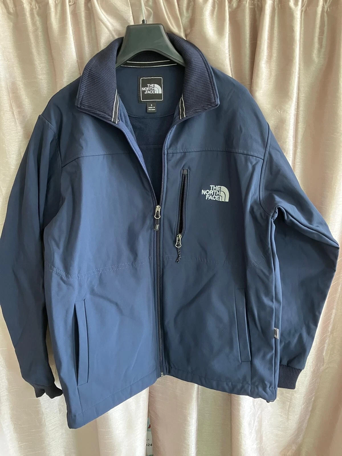 North Face Soft Shell Jacket - Mens Small - Navy Blue with pockets
