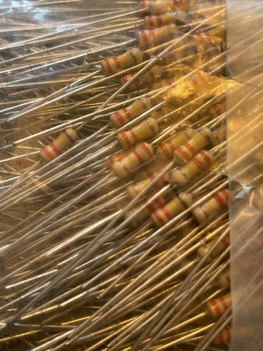 (200) Pcs Paccom 330Kohm 1/4 Watt 5% Resistors - Picture 2 of 2