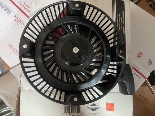 BRIGGS STRATTON GENUINE PARTS REWIND STERTER PART # 692102 - Picture 3 of 3