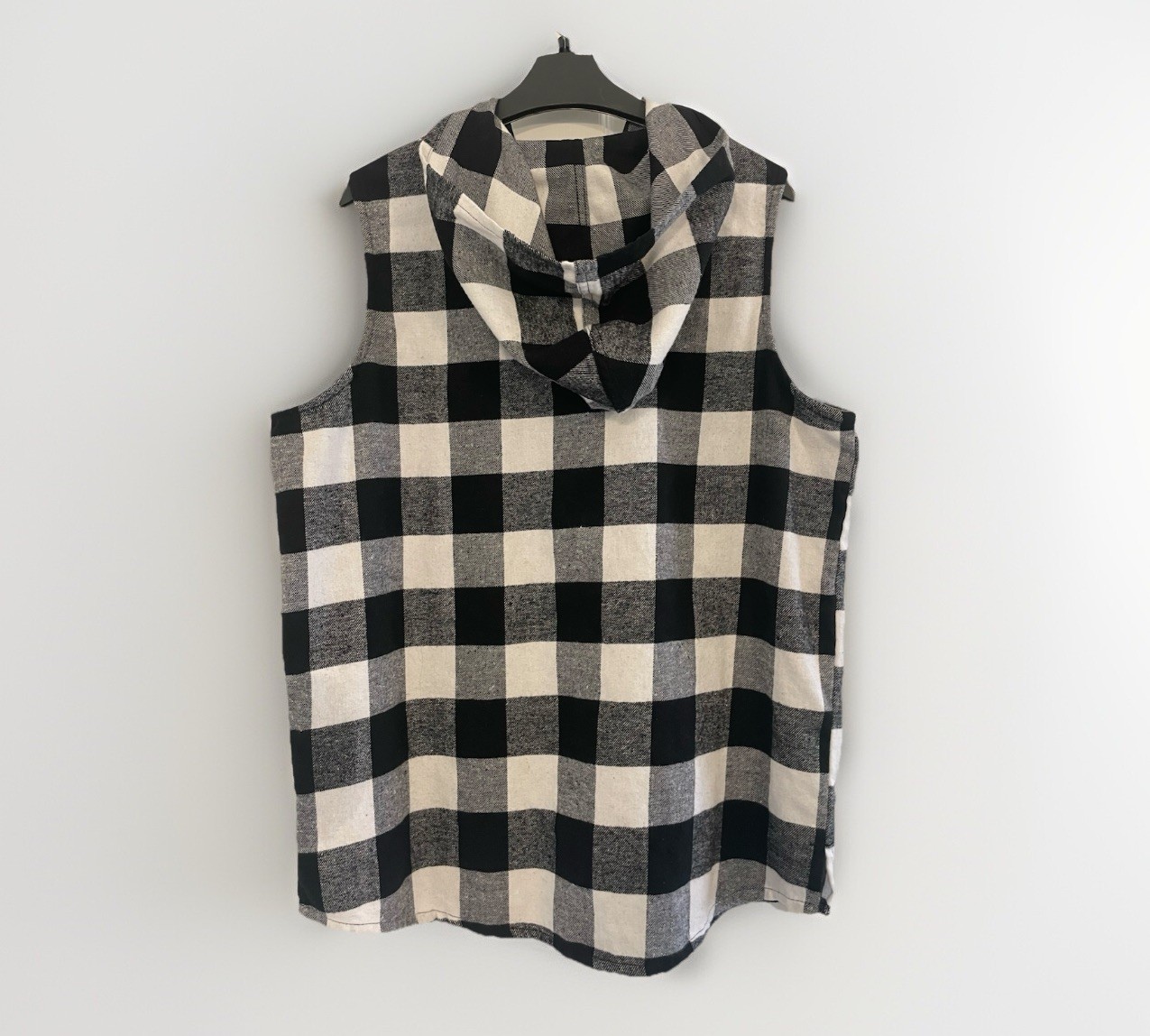 Urban Groove Womens L Buffalo Check Sleeveless Shirt White Black Snap Button