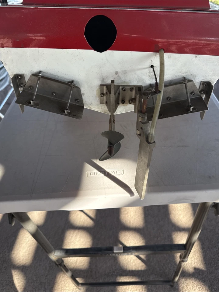 Vintage 46 " Prather, Dumas Deep V Cigarette RC Boat Clean - Image 4 of 4