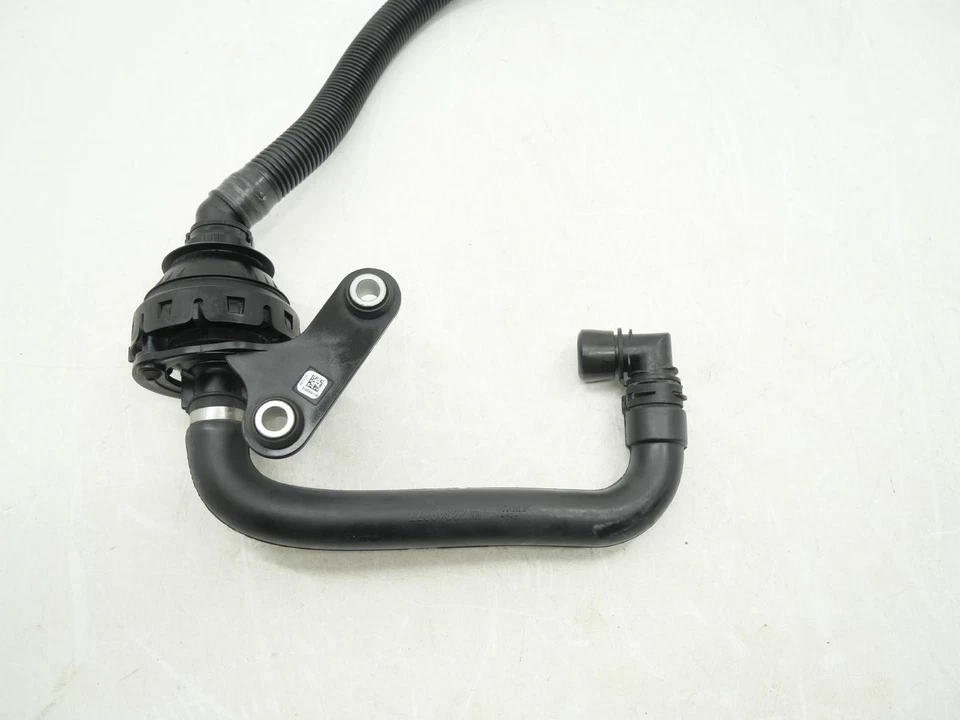 Tubo ressonador de admissão purificador de ar usado 2016-2024 Chevy Camaro SS 6.2L FABRICANTE DE EQUIPAMENTO ORIGINAL - Imagem 2 de 4