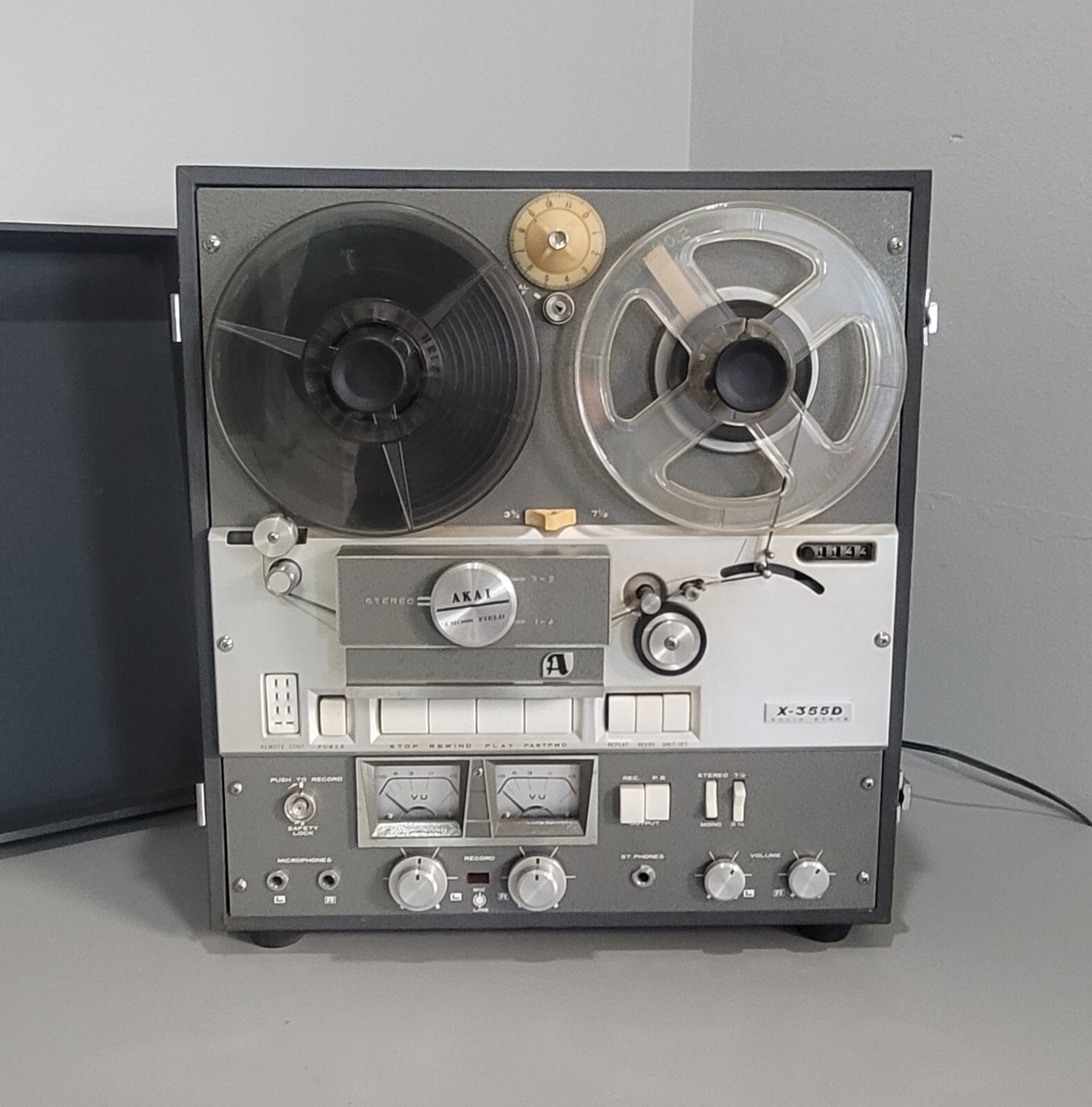 AKAI X-355D SOLID STATE Reel To Reel Deck Vintage Japan AKAI X-355D SOLID STATE Reel To Reel Deck Vintage Japan