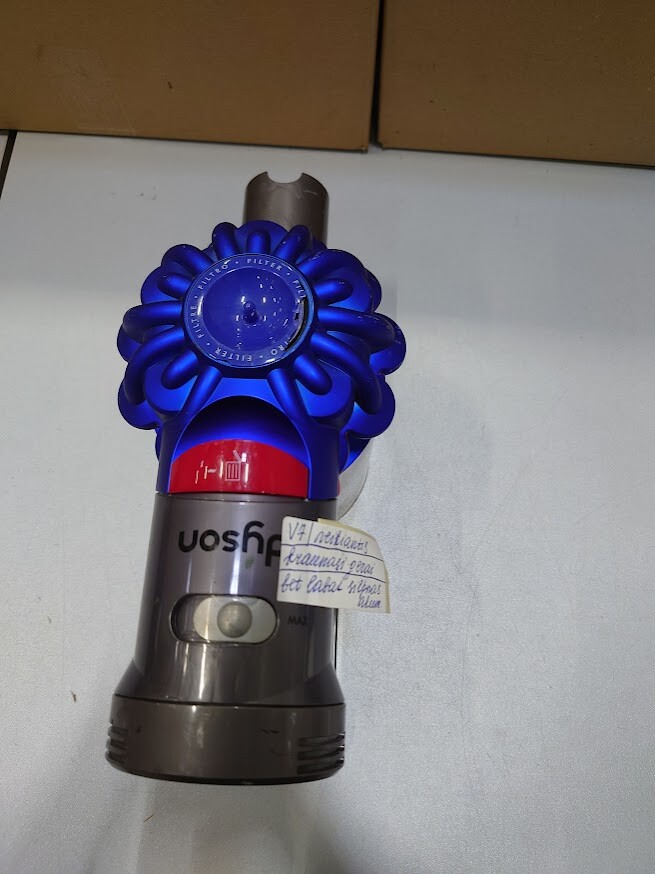 Dyson V7 Vacuum Used with Weak Battery and Visible Wear