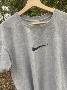 nike center swoosh t shirt mens