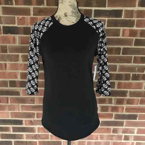 LuLaRoe black White Sea shell Randy top Women's size US XS NEW