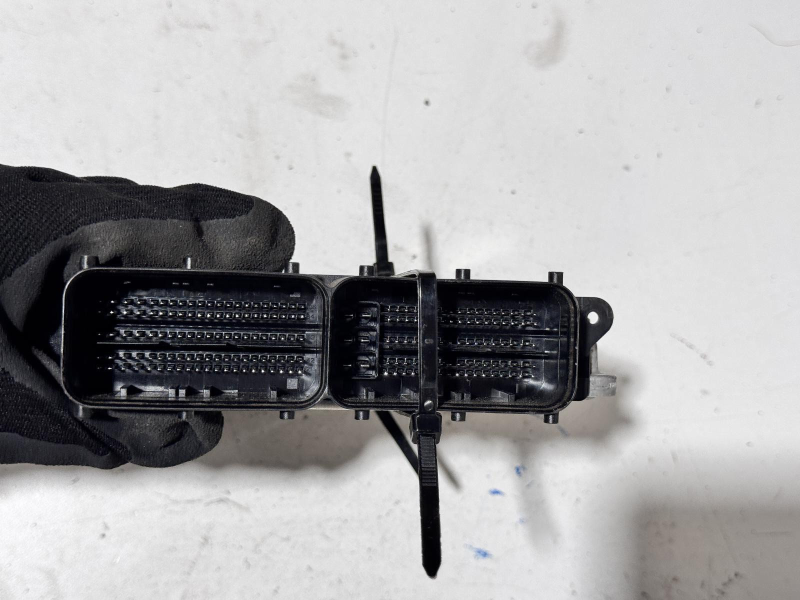 Volkswagen Passat Engine ECU B8 06/2015-04/2018 - thumbnail 3