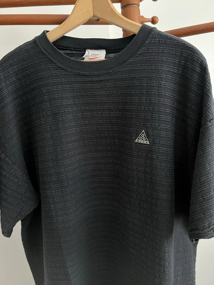 Camiseta texturizada vintage Nike ACG 90s preta pesada feita nos EUA tamanho grande - Imagem 2 de 4