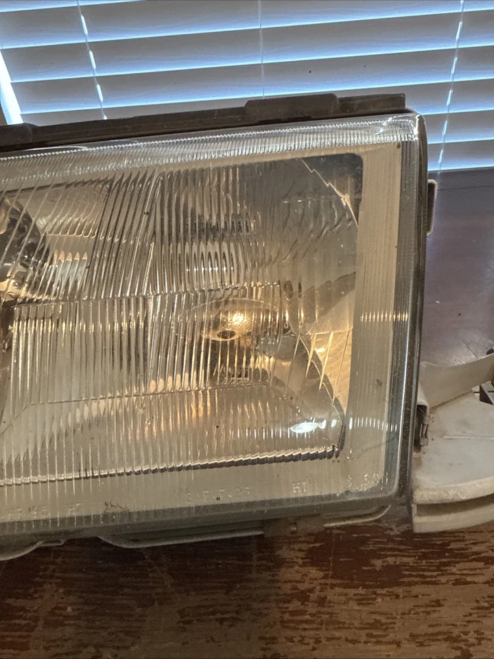 1997-2000 MERCEDES BENZ C230 C280 ЛЕВАЯ ФАРА СО СТОРОНЫ ВОДИТЕЛЯ OEM. U - Изображение 3 из 4