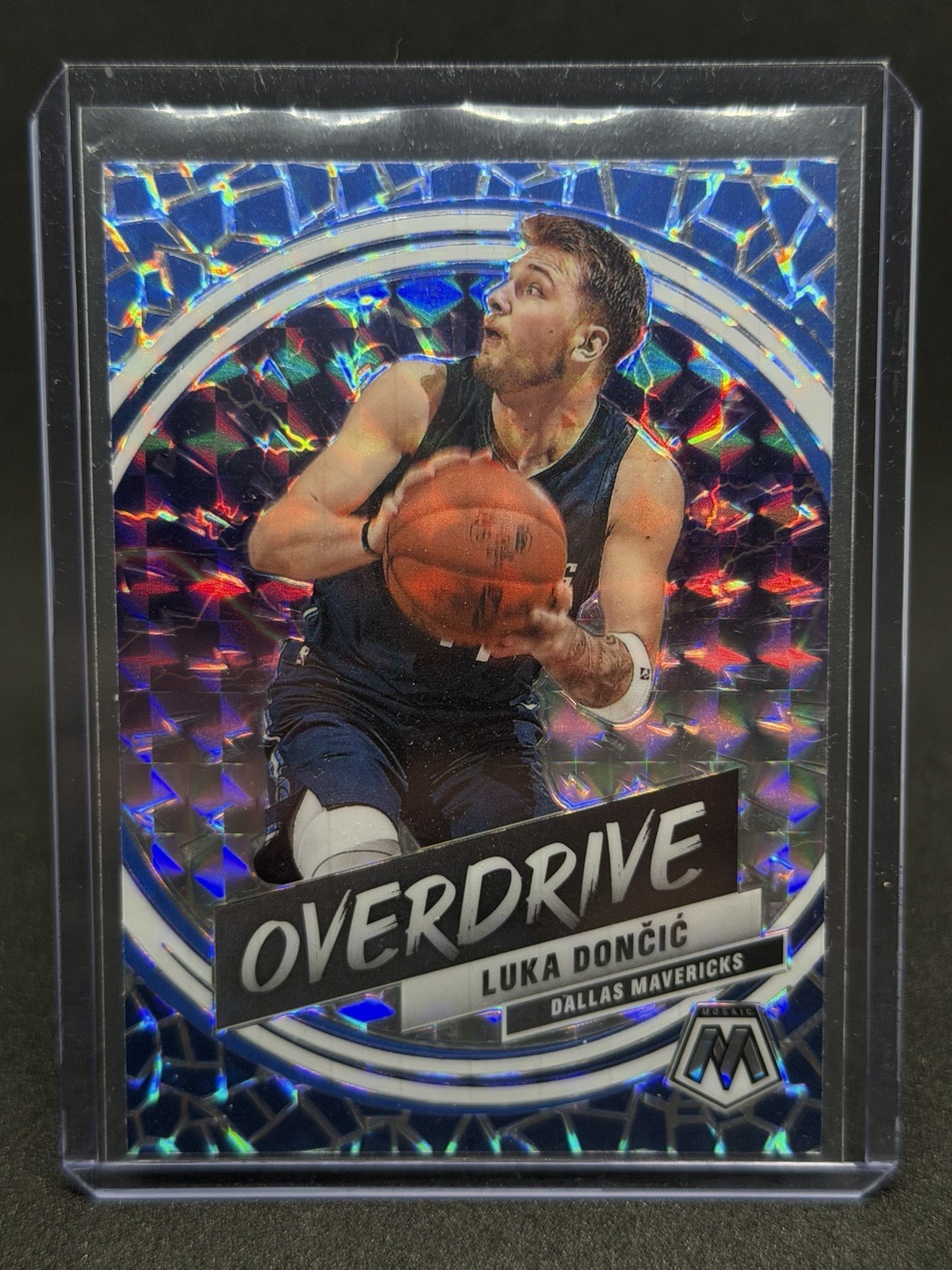 2019-20 Panini Mosaic Luka Doncic Overdrive #25 Mosaic Prizm