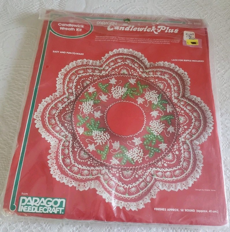 Vtg Paragon Candlewick Kit 6930 Christmas Wreath 16", beads, sequins, new
