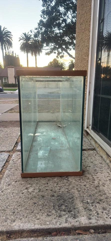 Fish Tank 170 Gallons - Image 2 of 4