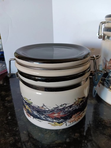 Set of 3 Mossy Oak Canisters By Bass Pro Shops, ceramic w/ air tight lids - Picture 3 of 10