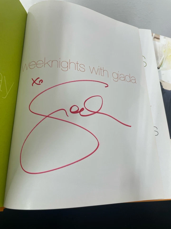 Lot of 5 Giada De Laurentis Books, Cookbooks, Italian, One Autographed SIGNED Foto 2 de 2