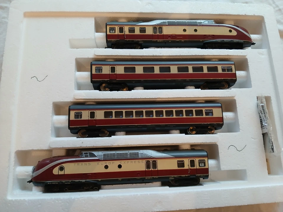 Roco 14183A H0 DB BR VT 11.5 (VT 601) TEE Dieseltriebzug, 4 teilig, beige/rot