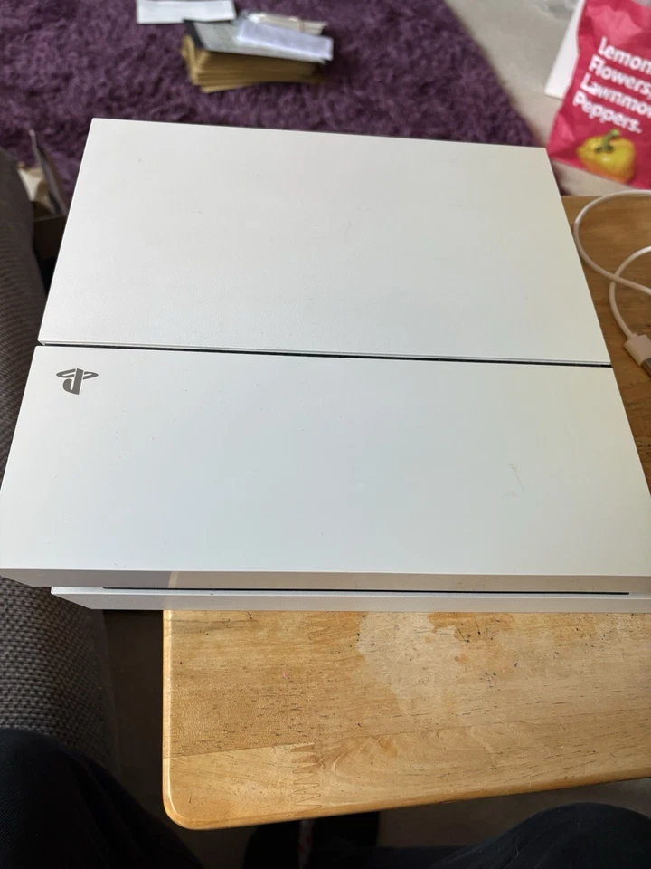 PS4 White (both Cables+2 Discs+black Controller) - Image 4 of 4
