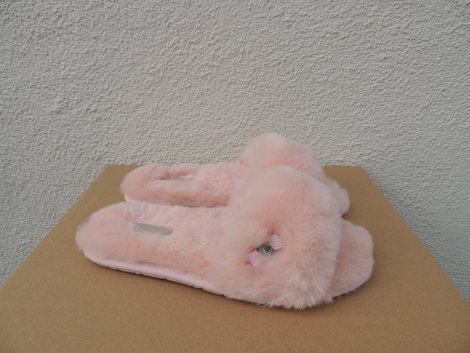 pale pink ugg slippers
