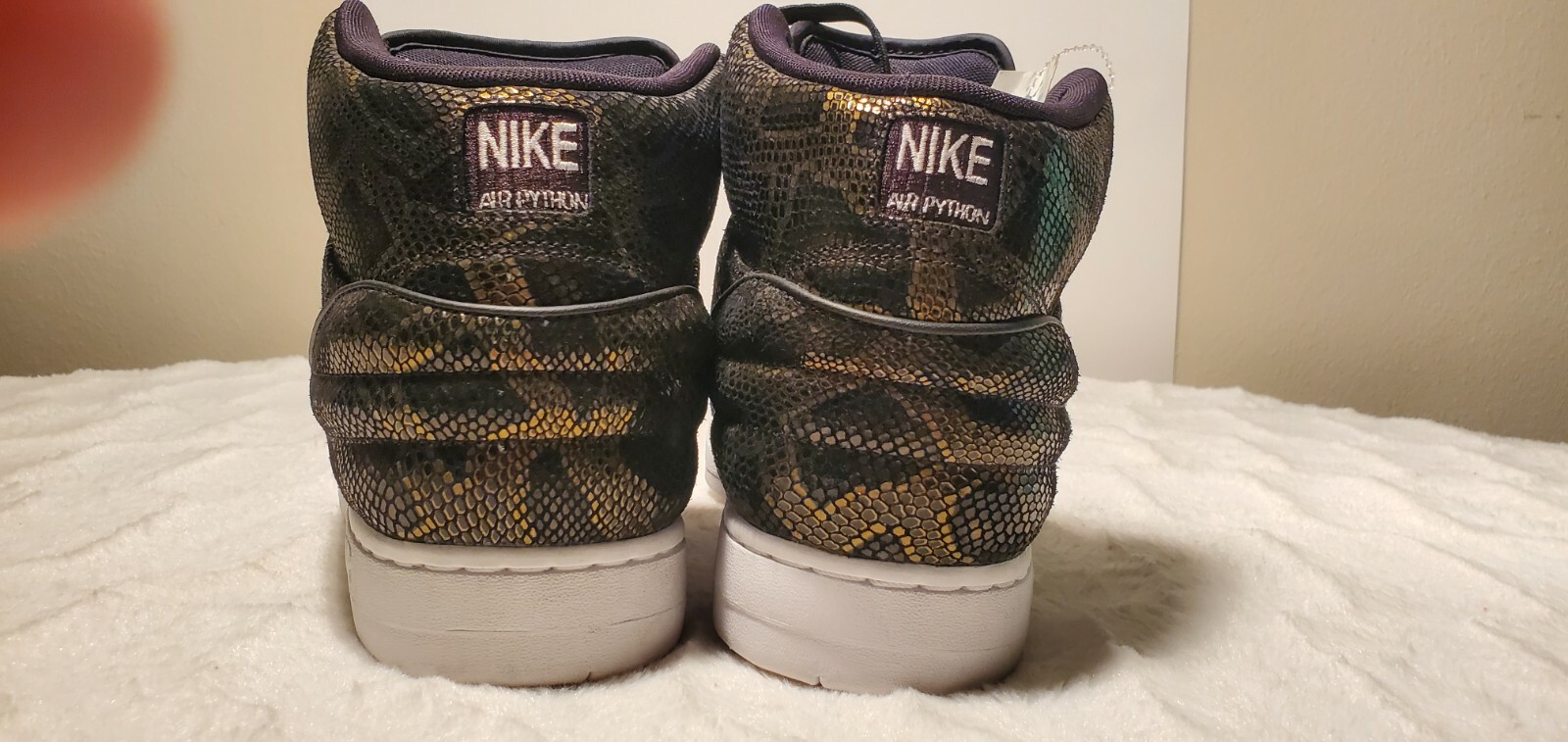 nike air python black gold