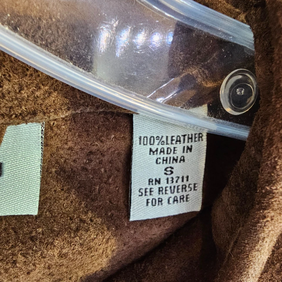 Chaqueta de cuero Marsh Landing para mujer pequeña manga larga botón delantero Foto 4 de 4