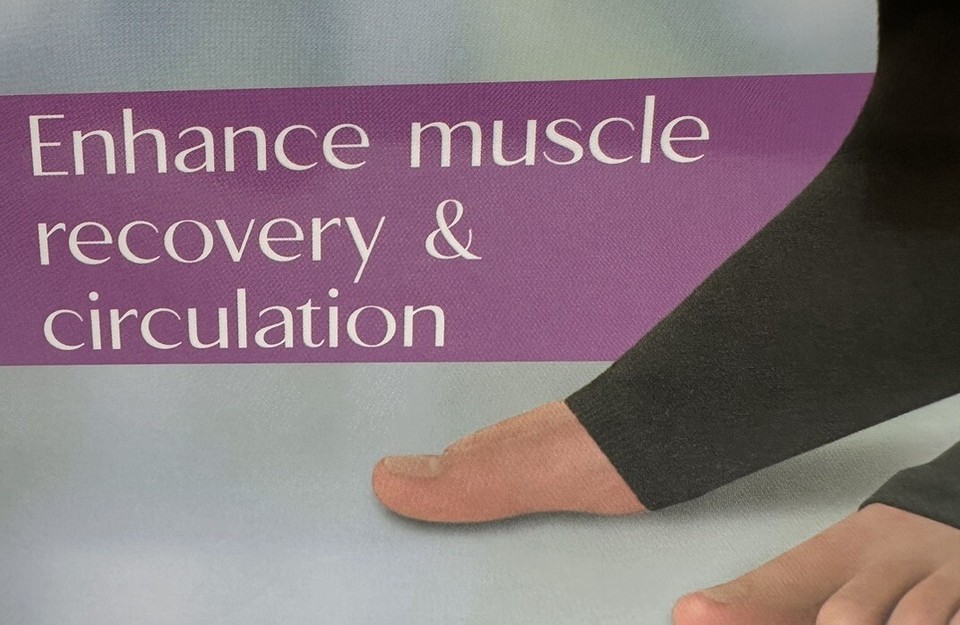 Zipper Compression Sleeves Size S/M Enhance Muscle Recovery