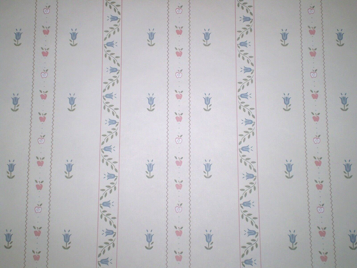 ぴ　ウォルナット　裏面同色　ありがとうございます！ Classic Country Small Blue, Red & Green Floral & Fruit Stripe By