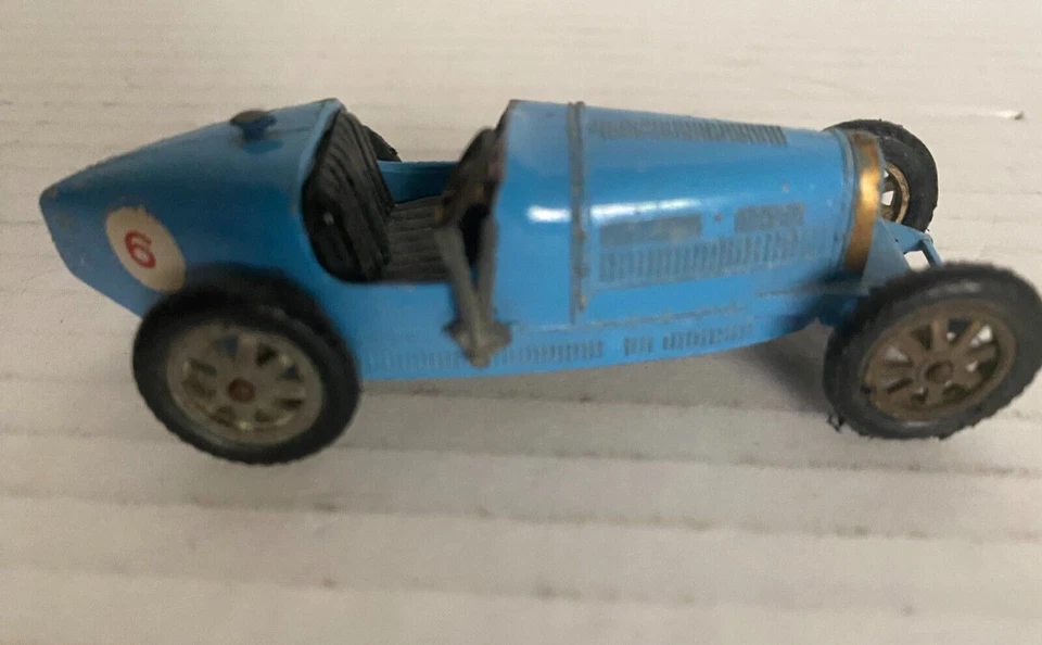 Литой под давлением гоночный автомобиль Lesney 1926 Bugatti тип 35. - Изображение 2 из 4