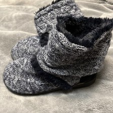 Women's Comfort Muk Luks Slip on Boot Slippers. sz. Small 5-6