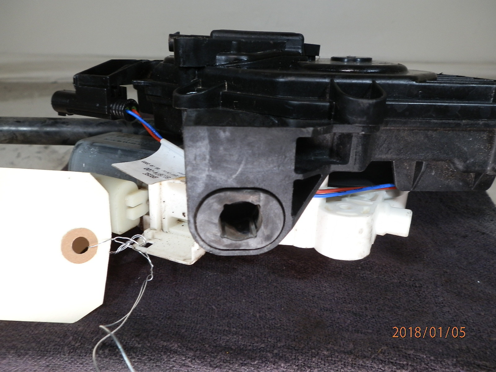 2010-2015 Rolls Royce Ghost left rear door soft closure actuator #720275108