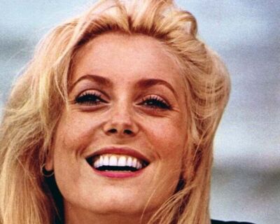 Catherine Deneuve beautiful smile late 1960's portrait 8x10 inch