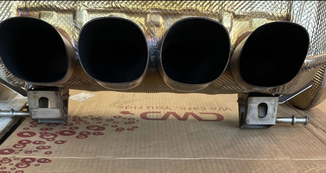 LAMBORGHINI AVENTADOR OEM MUFFLER EXHAUST  LP700 720 LP SV pipe S 470251051h