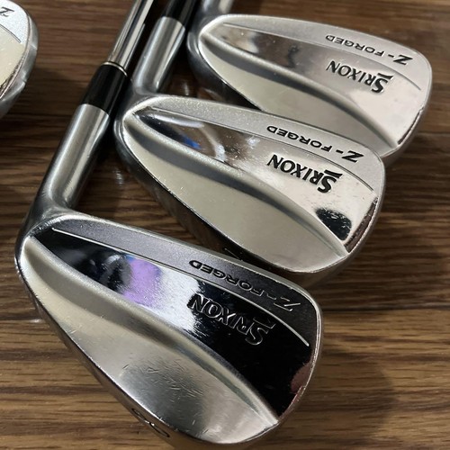 Srixon ZForged Irons 5PW 6 pcs D.G. DST S200 Steel Shaft Black/Red - Picture 3 of 11