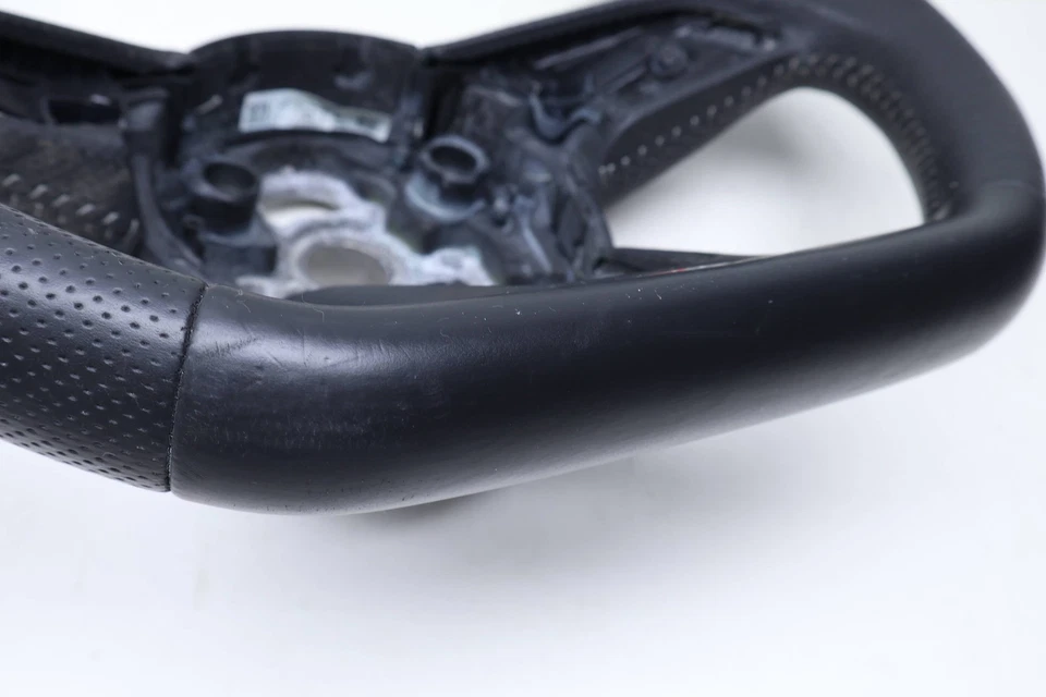 2017-2024 AUDI A4 — 3-спицевый спортивный руль (S) 8W0419091DH - Изображение 4 из 4