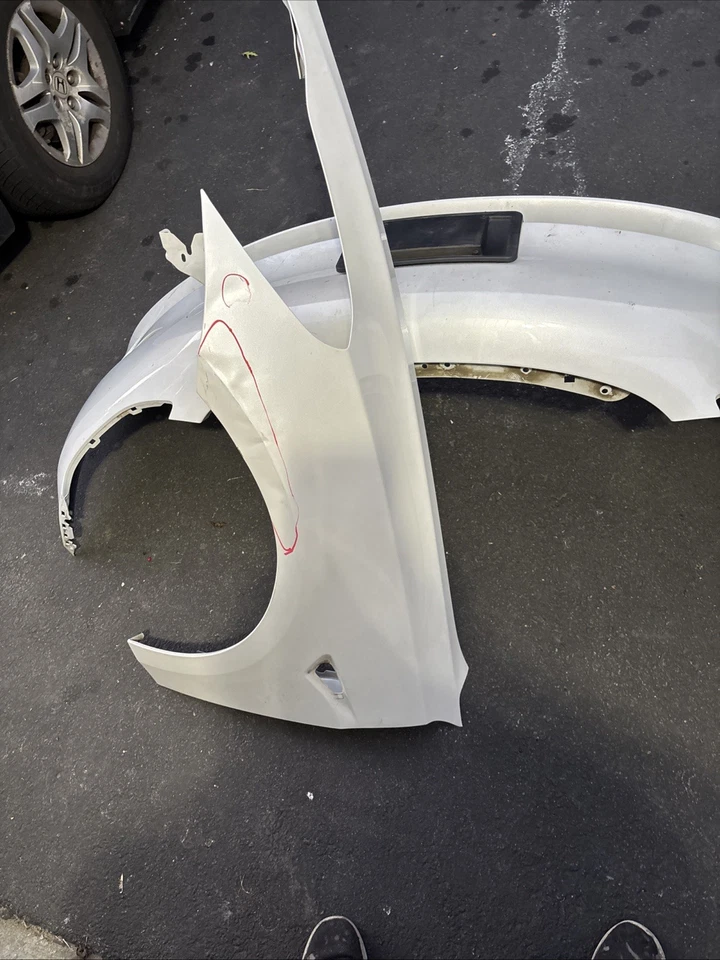 Cubierta de parachoques delantero Tesla Model 3 2022 2023 sin sensores agujeros OEM sin guardabarros Foto 4 de 4