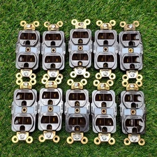 (10) Hubbell - HBL5262 15A Receptacle Duplex Outlet 125V 5-15R (NOS)