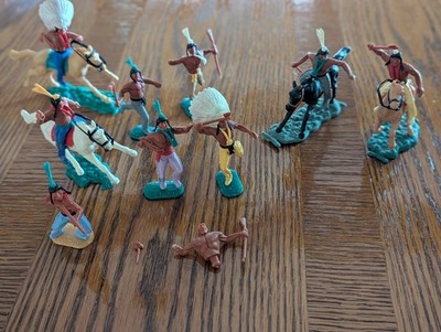 7 Vtg TIMPO Plastic Indian Toy Figurines ''Swoppets'' 2 Transogram Wild West