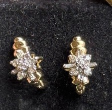 10KT Gold Earrings with Small Diamond 2.05 Gm