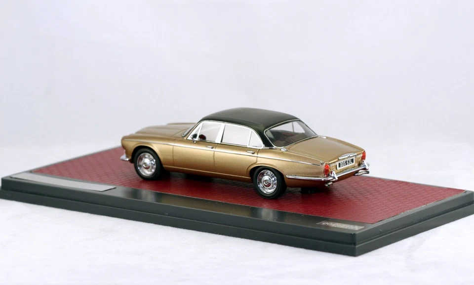 1:43 Matrix Scale Models MX40402-012 Daimler Double Six Vanden Plas S1 1973 MIB - Image 3 of 4
