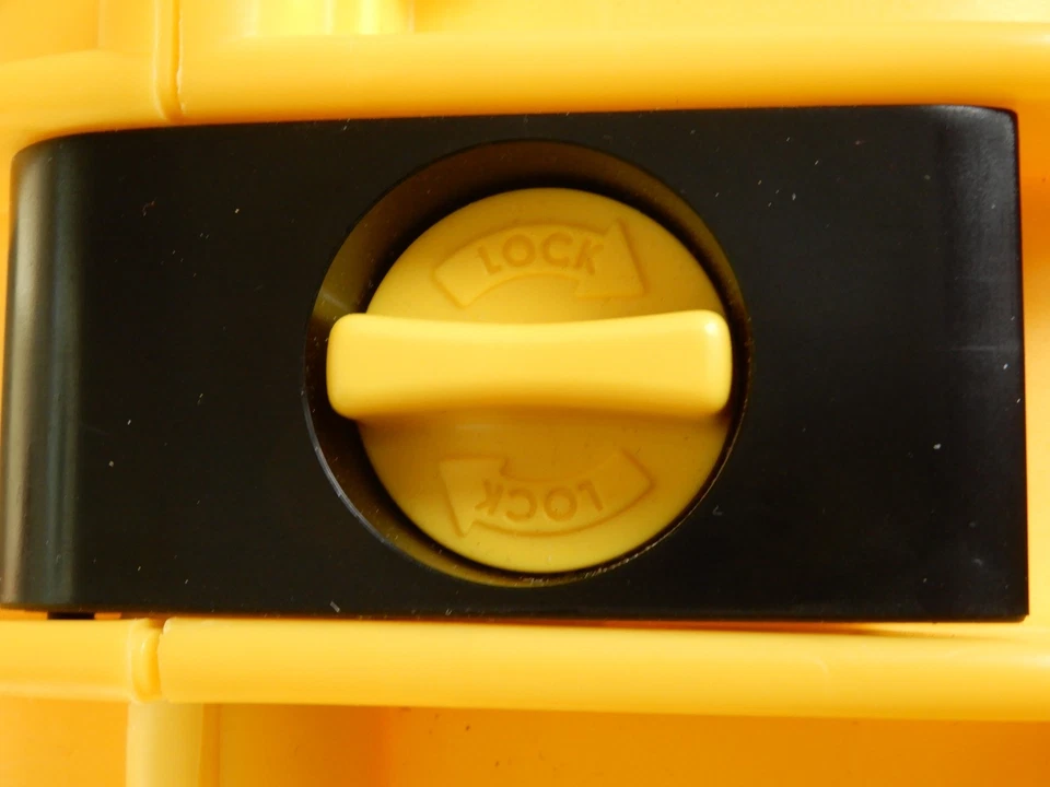 Seahorse SE710 Equipo de Protección Impermeable Estuche Rígido Amarillo Estuche Seco Sin Espuma Foto 3 de 4