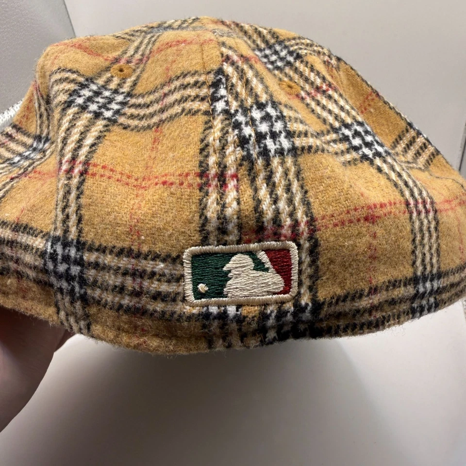 New Era 59Fifty New York Yankees Colección Burberry Sombrero Ajustado a Cuadros Talla 7 5/8 Foto 3 de 4