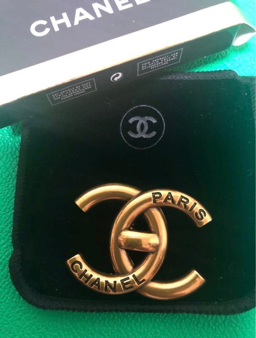 Chanel CC Logo Brooch Gold Tone Metal Paris Marked thumbnail 6