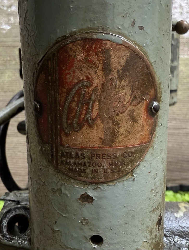 Broca vintage Atlas 15" estilo bancada estado de funcionamento - Imagem 3 de 4