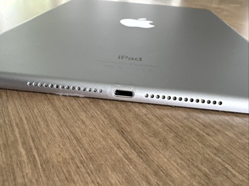 Apple iPad Air 2 64GB, Wi-Fi, 9.7in - Space Gray - Picture 5 of 14