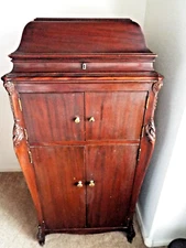 Victrola--Victor Talking Machine-Manufactured in Camden, NJ-1916-Works--112 yrs