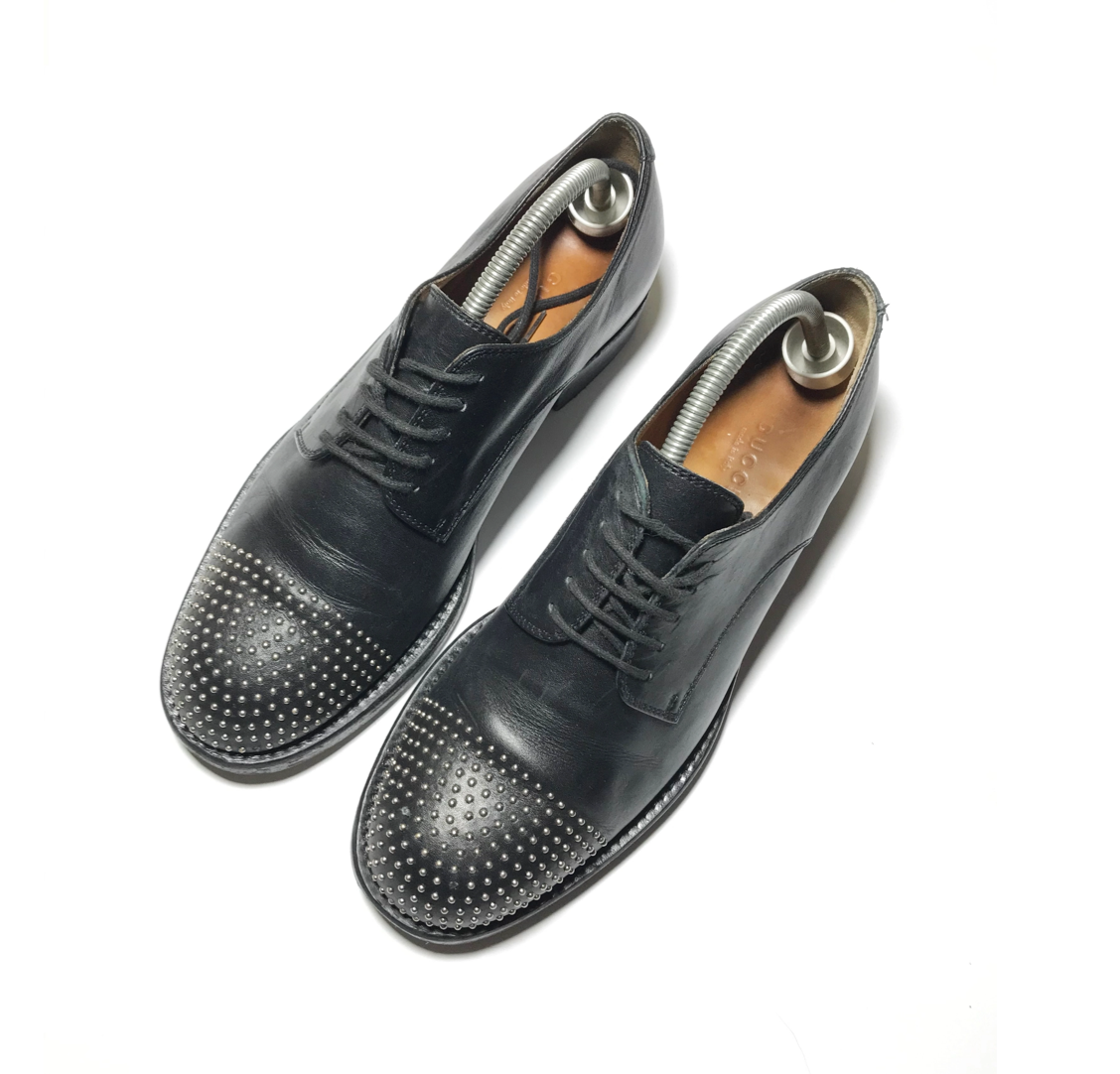 Gucci leather / studded toe oxfords laced-up black shoes