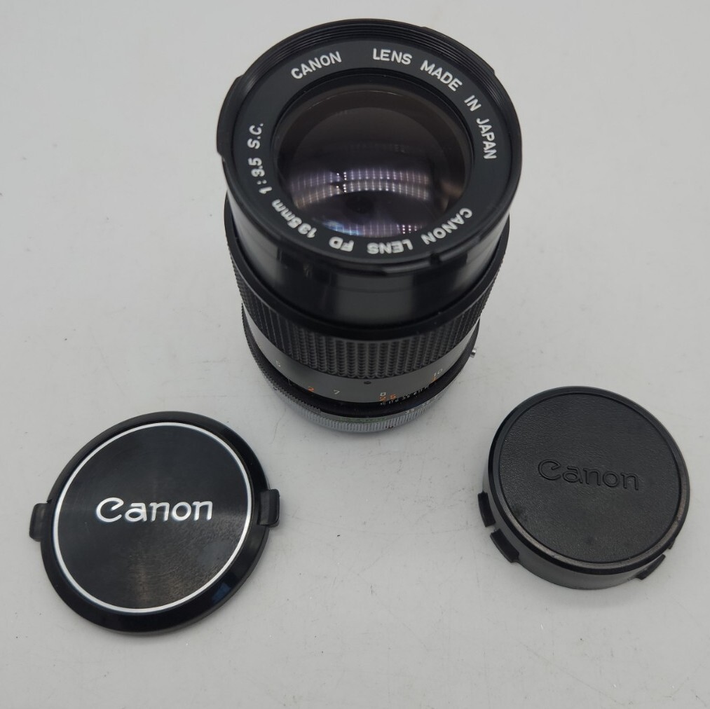 Canon FD FD 135mm Telephoto Lens, w/Caps, VG