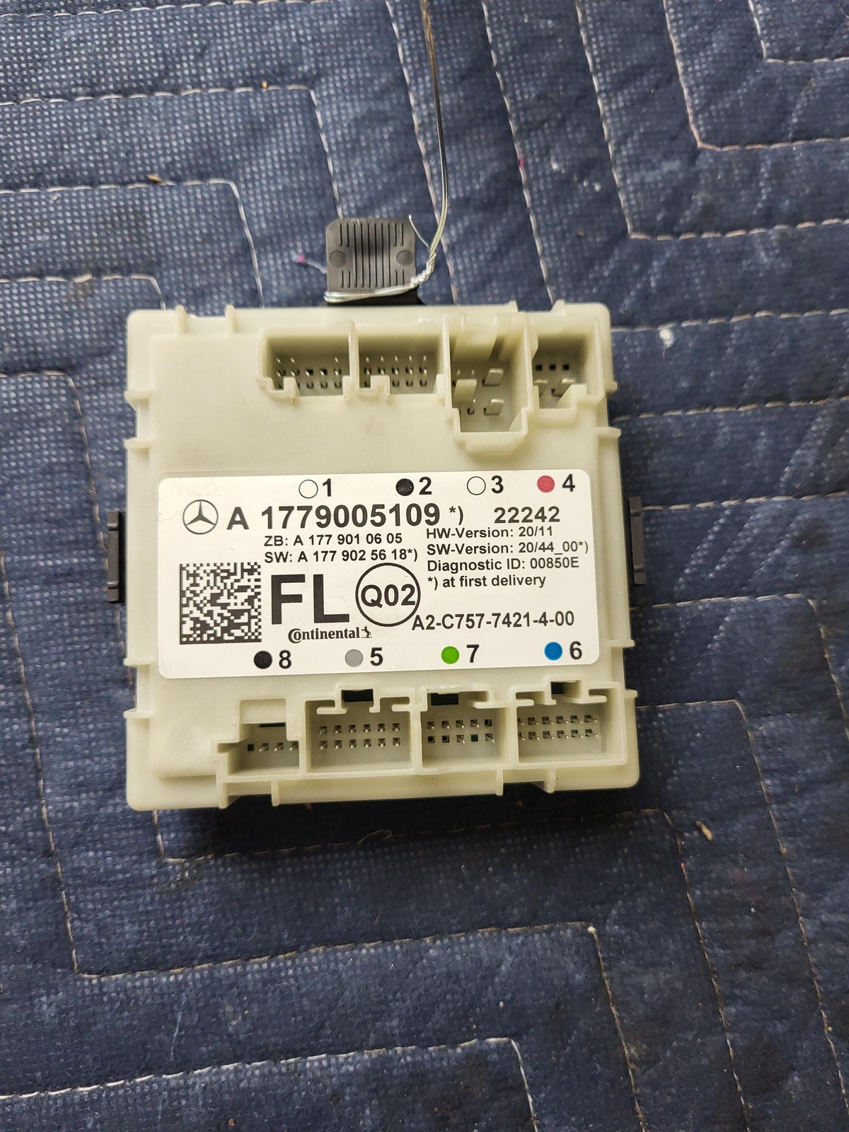 Picture 1 of 4