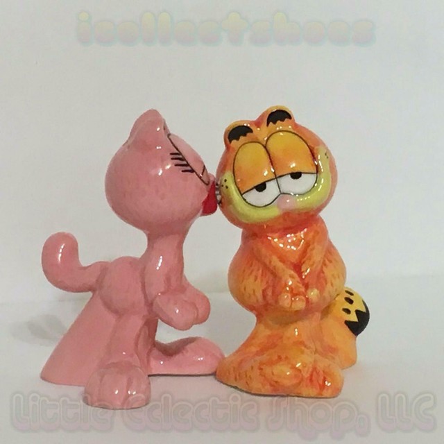 Westland Giftware Garfield Arlene Kissing Garfield Salt and