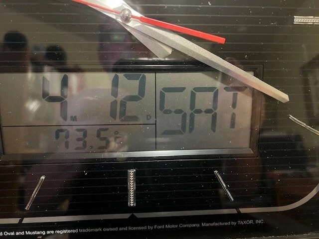 Genuine Ford Mustang Taxor  Wall Clock Analog and digital month day temperature Foto 4 de 4